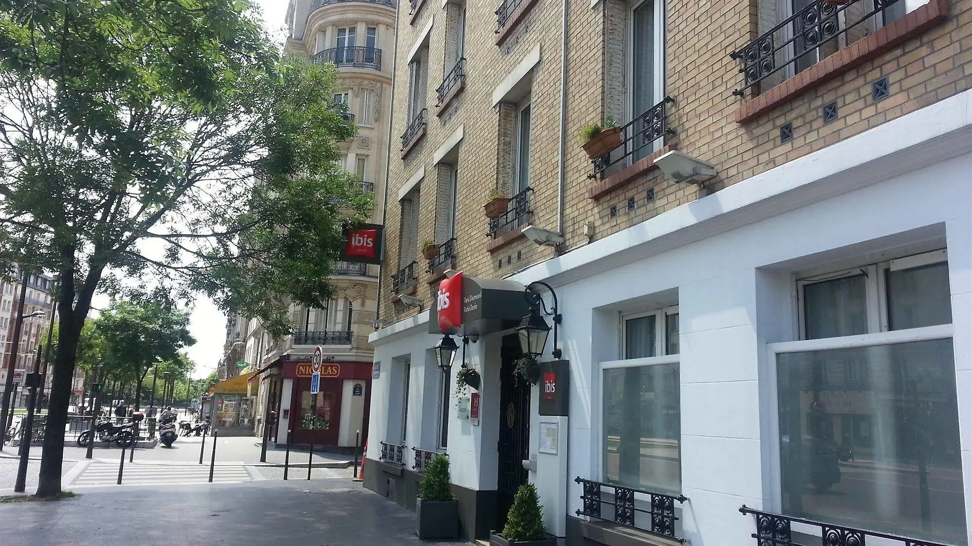 Ibis Daumesnil Porte Doree Hotel